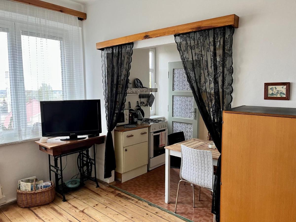 Slunny Byt S Krasnym Vyhledem Appartement Nové Město nad Metují Buitenkant foto