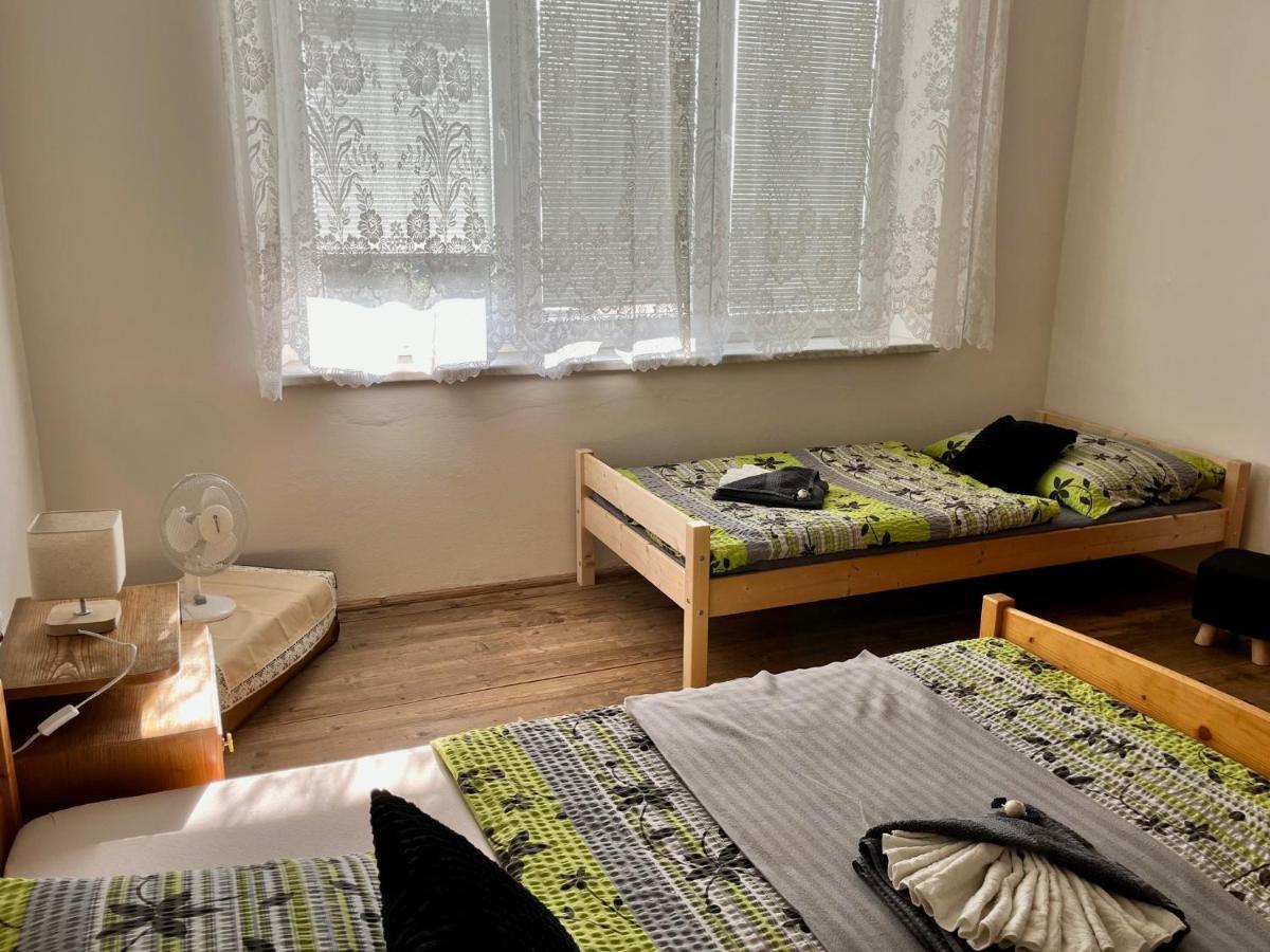 Slunny Byt S Krasnym Vyhledem Appartement Nové Město nad Metují Buitenkant foto